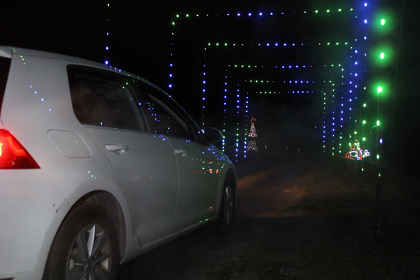 Bingemans-gift-of-lights---Lets-Discover-ON--8