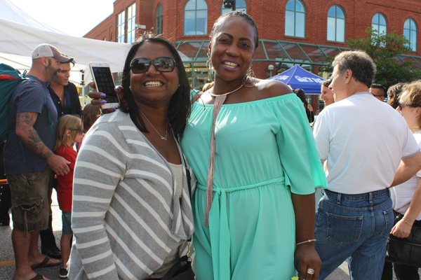 Collingwood-Elvis-Festival---Petula-and-Cleo---Lets-Discover-ON